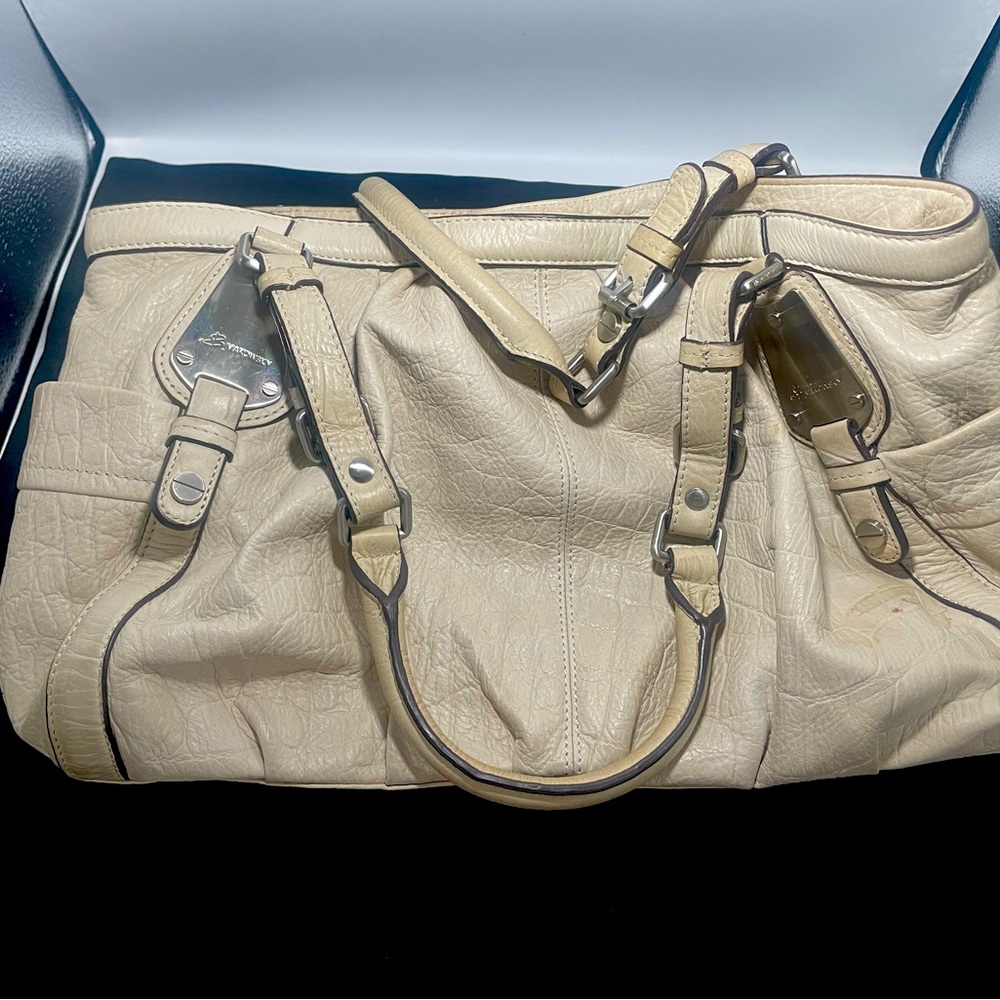 Women’s handbag.